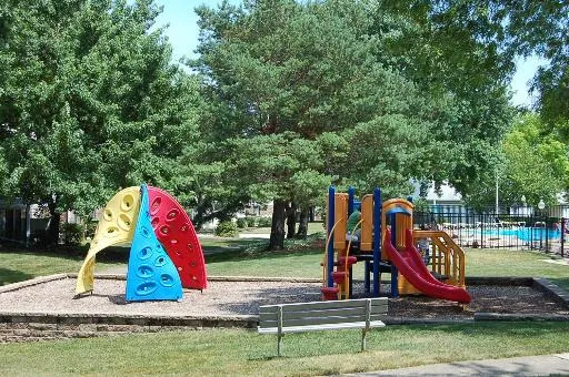 $2,650 | 49 Stanton Court, Unit A1, Schaumburg, IL 60193