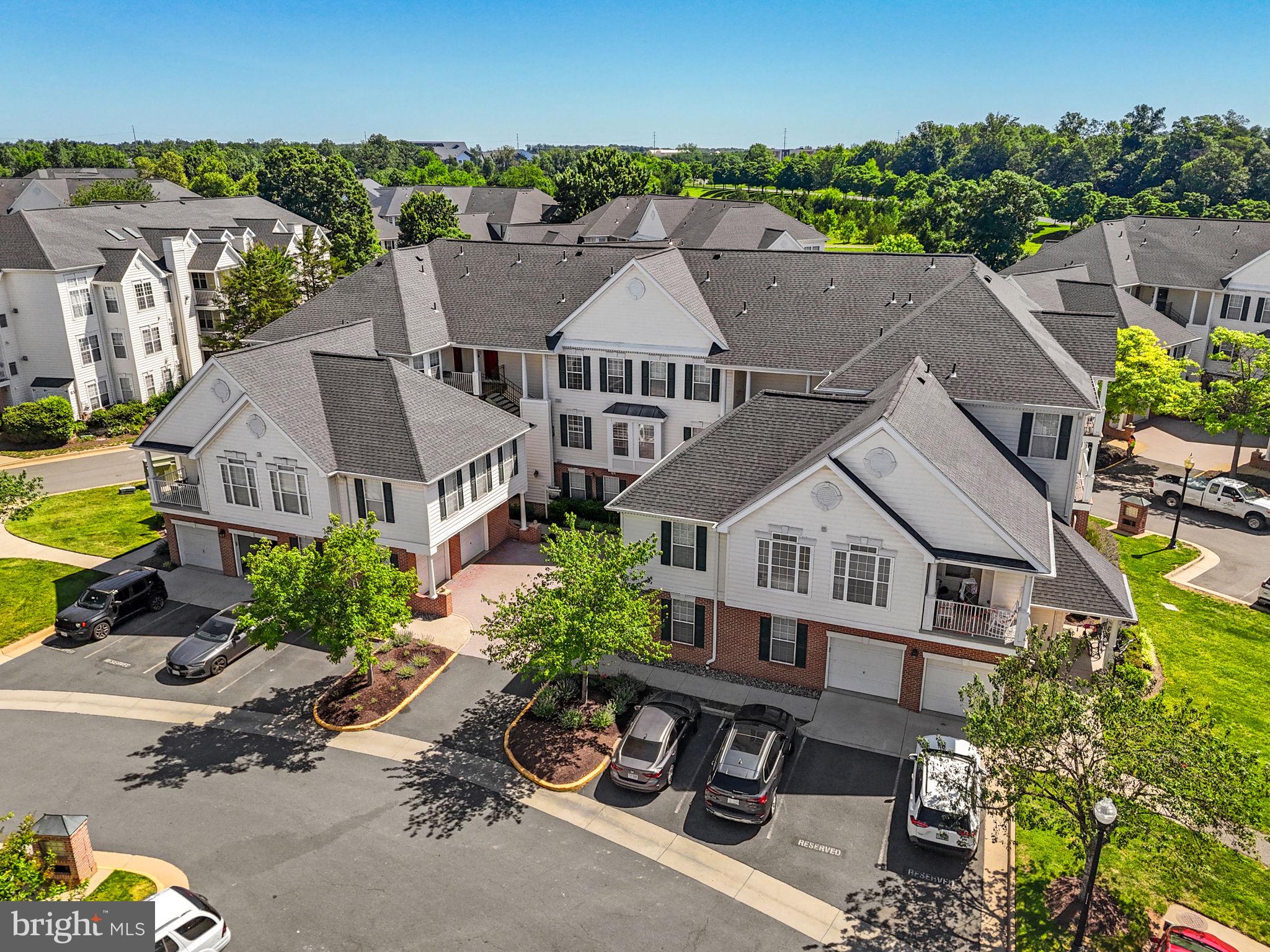 25300 Lake Mist Square, Unit 101 Chantilly, VA 20152 - Photo 3 of 63
