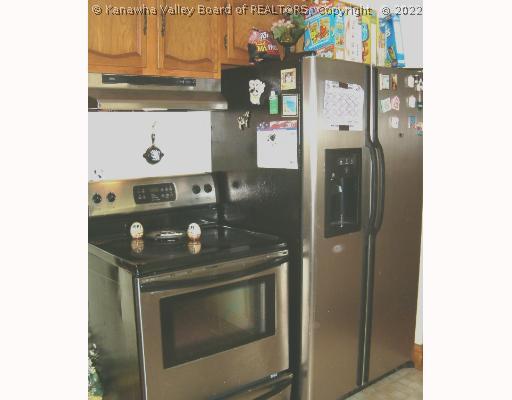 158 Dutch Road Charleston, WV 25302 - Photo 6 of 7 Kitchen.