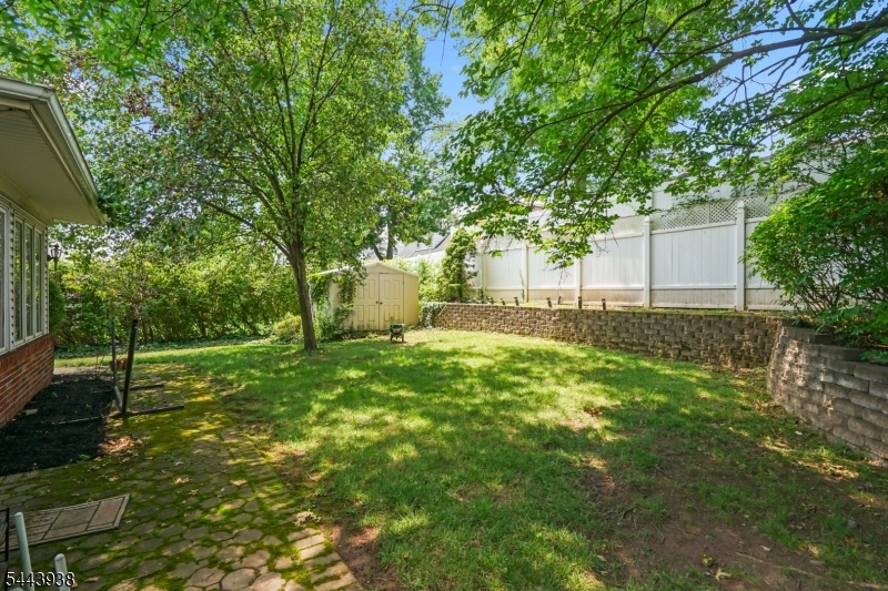 57 Ivanhoe Terrace Bloomfield, NJ 07003 - Photo 36 of 37