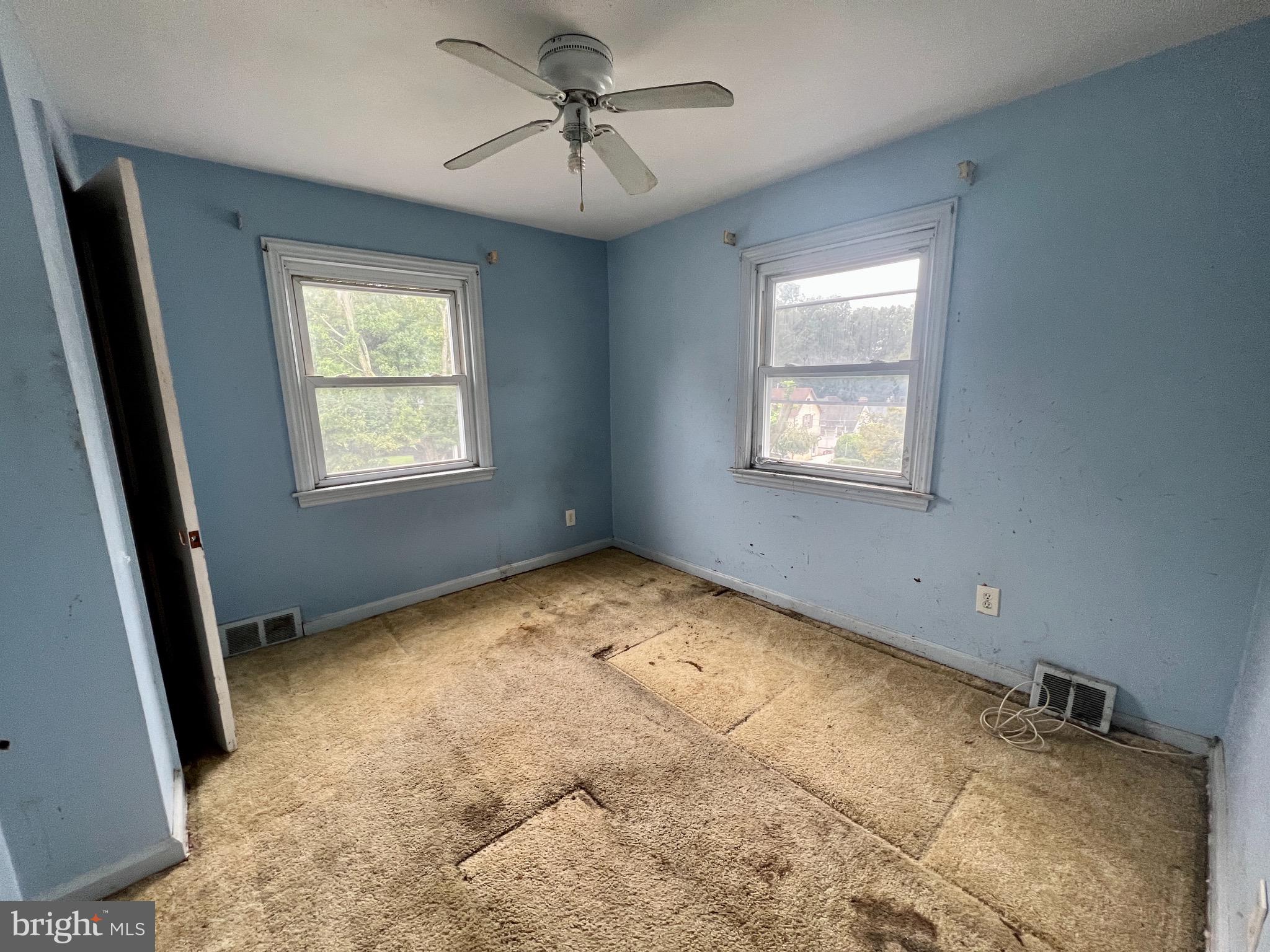 841 Maple Avenue Berwyn, PA 19312 - Photo 10 of 14 a view of an empty room with a window
