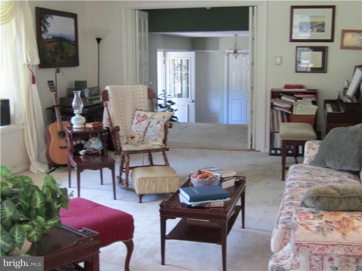 1496 Cedar Top Road Reading, PA 19607 - Photo 4 of 25 Living Room