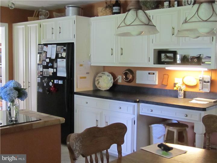1496 Cedar Top Road Reading, PA 19607 - Photo 6 of 25 Kitchen