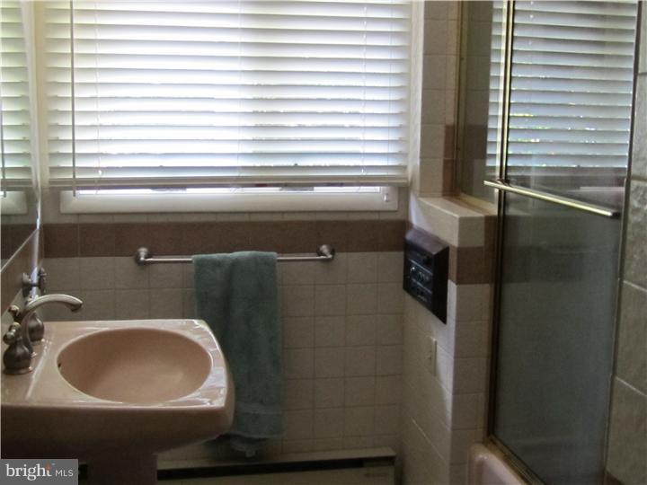 1496 Cedar Top Road Reading, PA 19607 - Photo 10 of 25 Bathroom