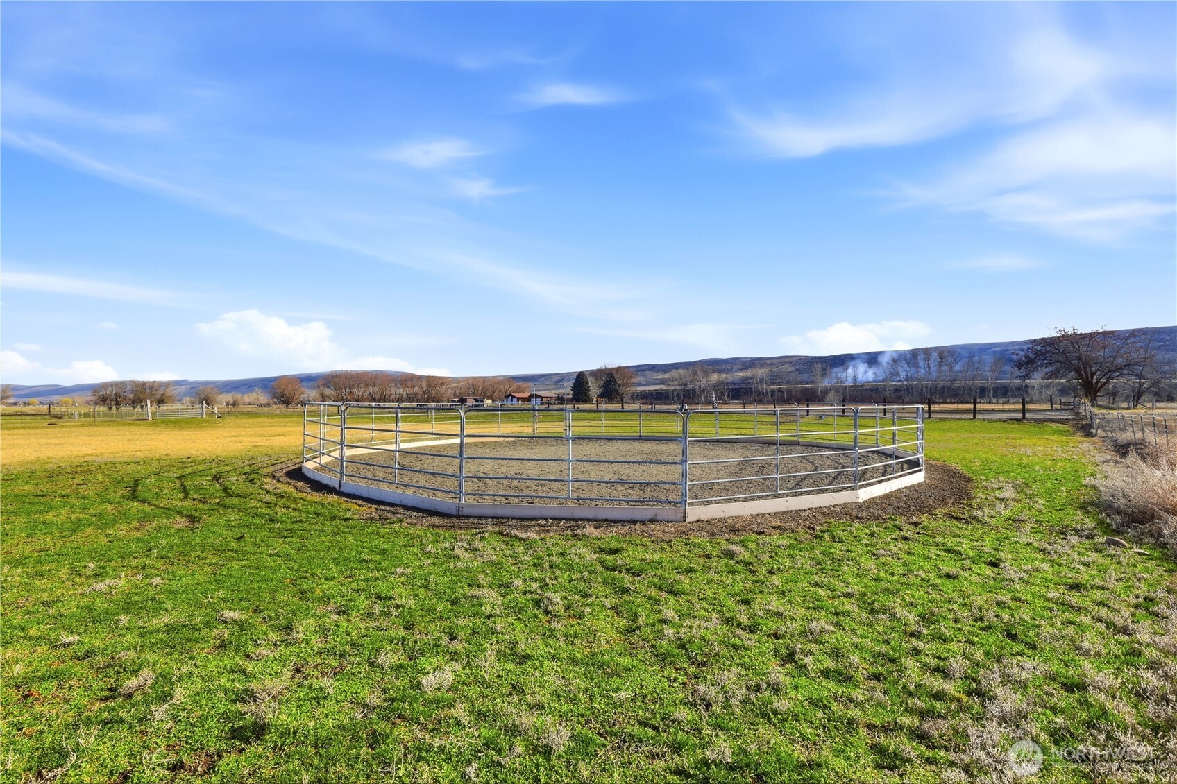 14254 Rutherford Road Yakima, WA 98903 - Photo 27 of 40 a view of a swimming pool with an ocean view