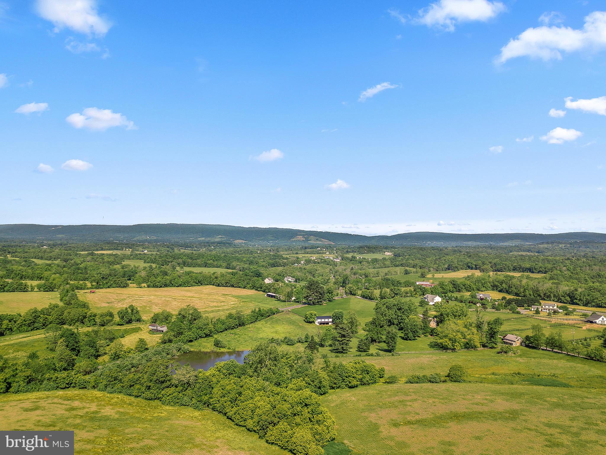 19810 Silcott Springs Road Purcellville, VA 20132 - Photo 4 of 59