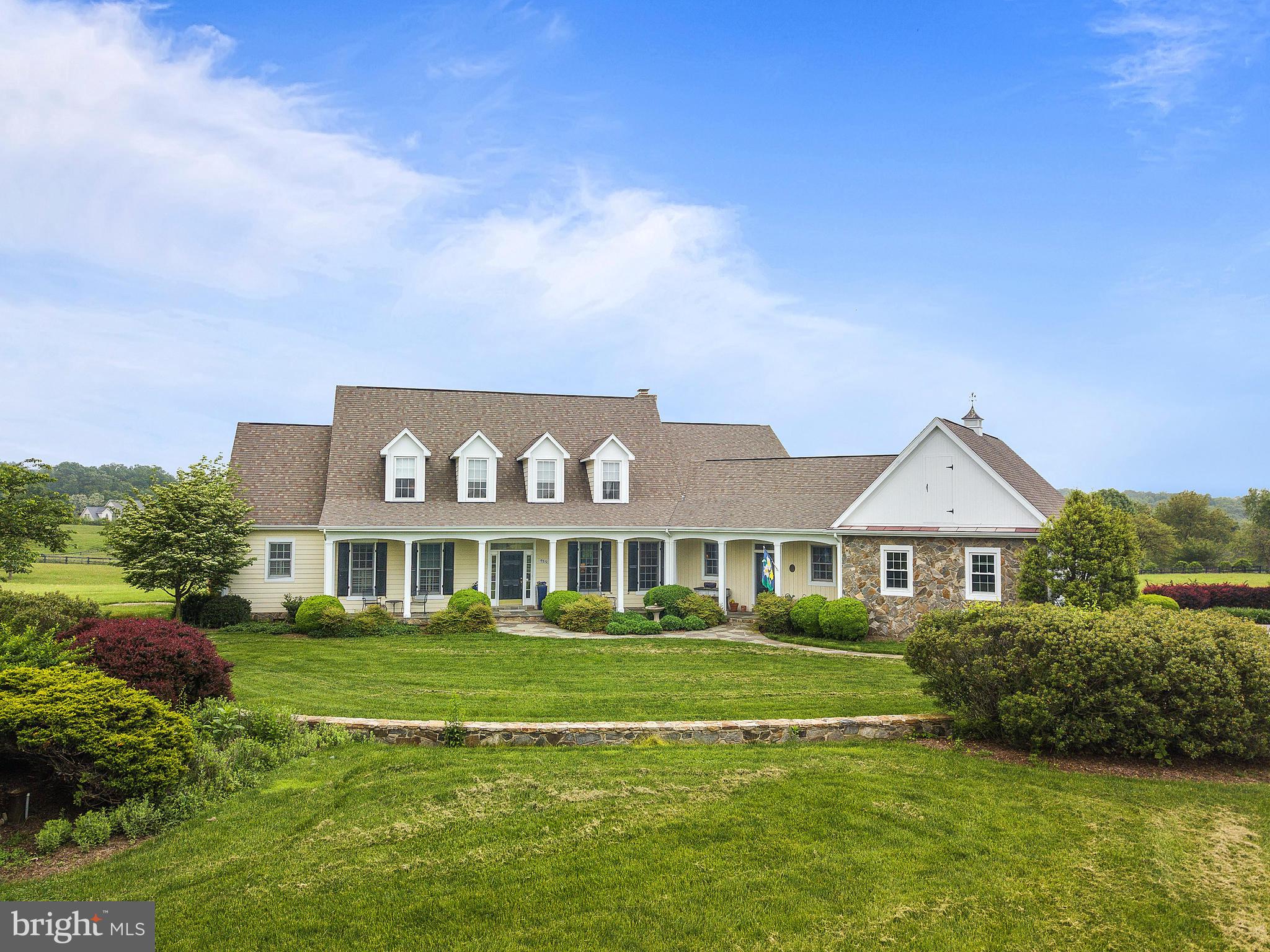 19810 Silcott Springs Road Purcellville, VA 20132 - Photo 5 of 59