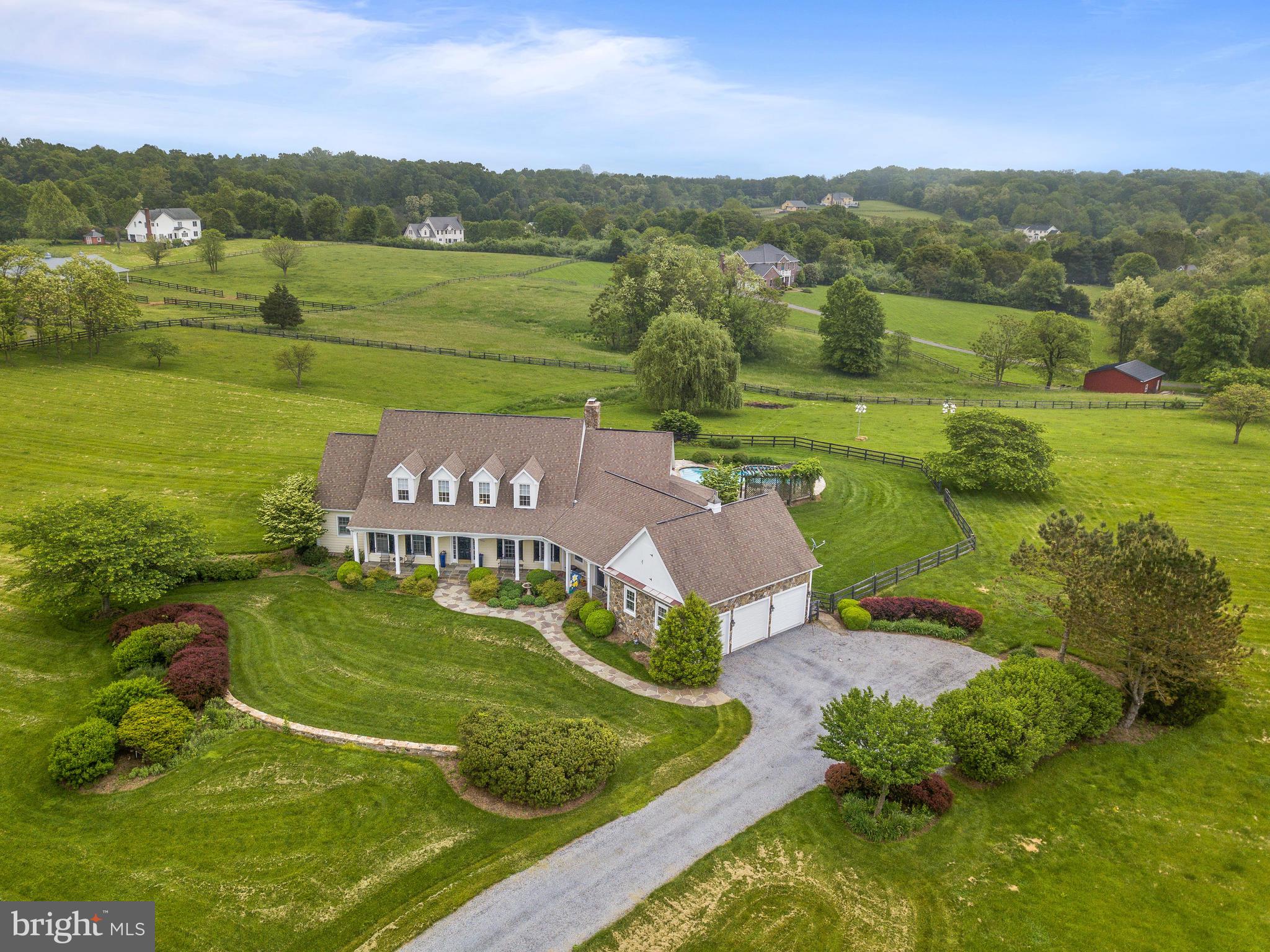 19810 Silcott Springs Road Purcellville, VA 20132 - Photo 7 of 59