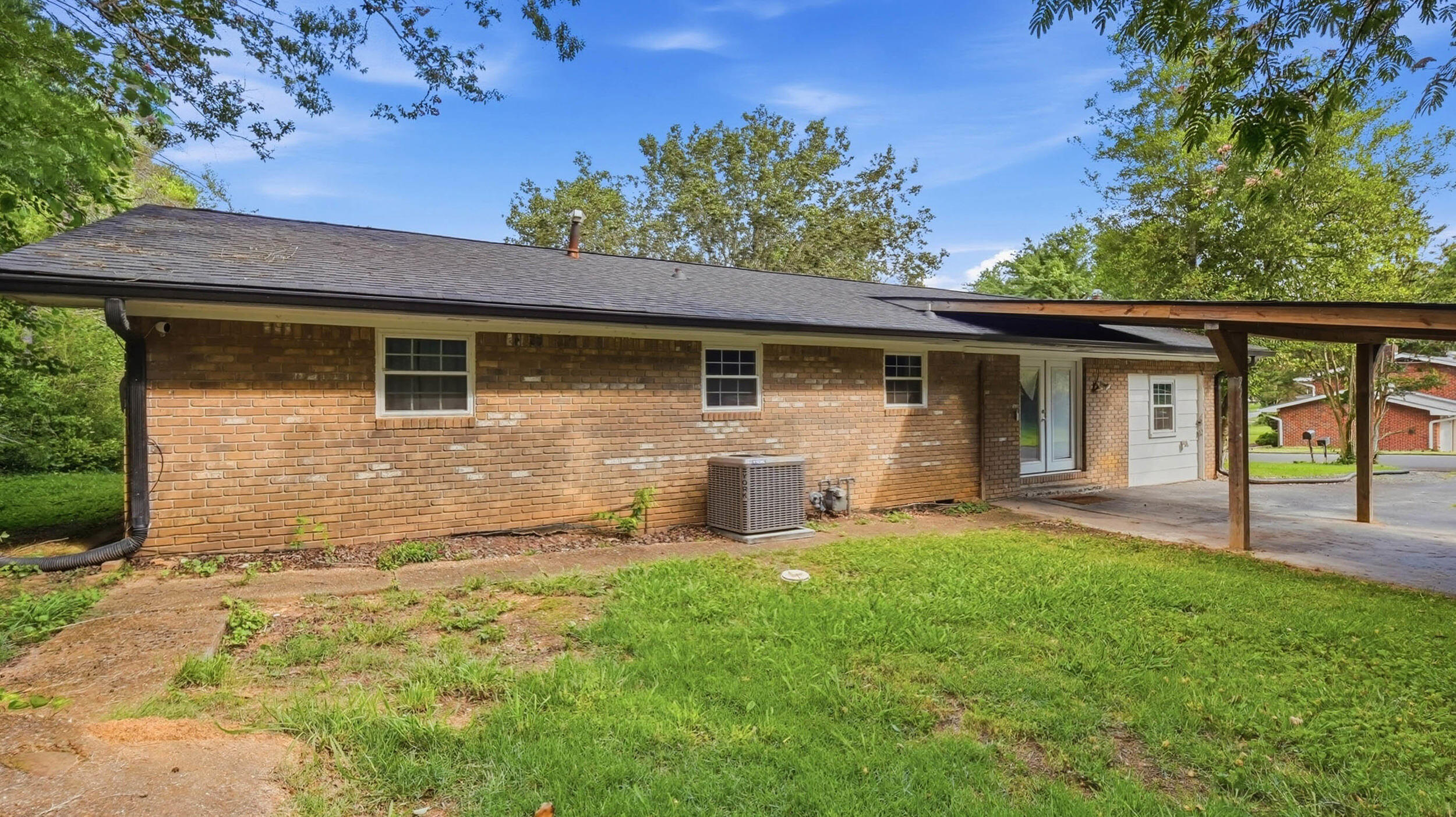 9121 North Hickory Valley Road Chattanooga, TN 37416 - Photo 18 of 27 22_9121 n hickory valley rd-22