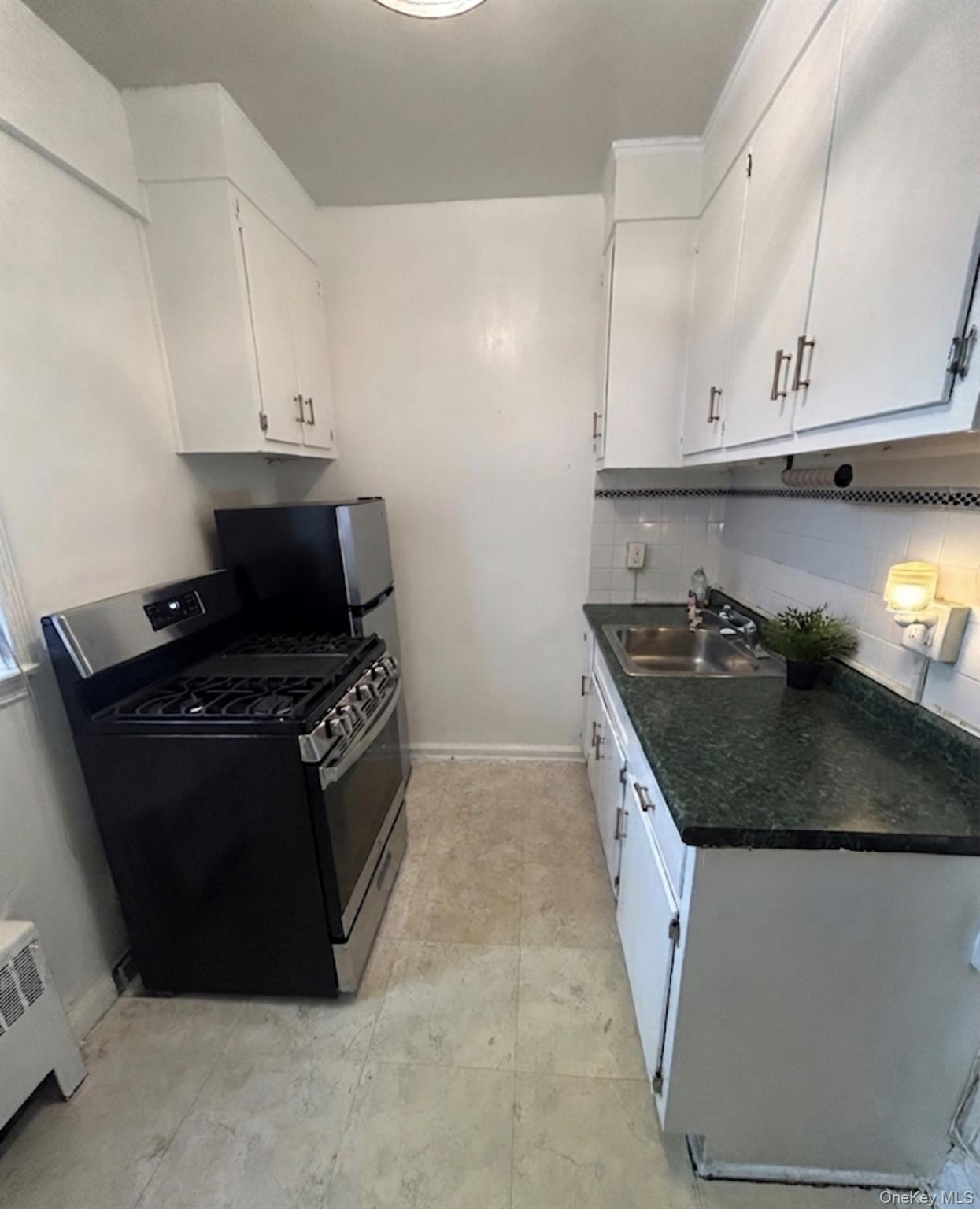 230 Pelham Road, Unit 5O New Rochelle, NY 10805 - Photo 2 of 27 Gallery Image 2