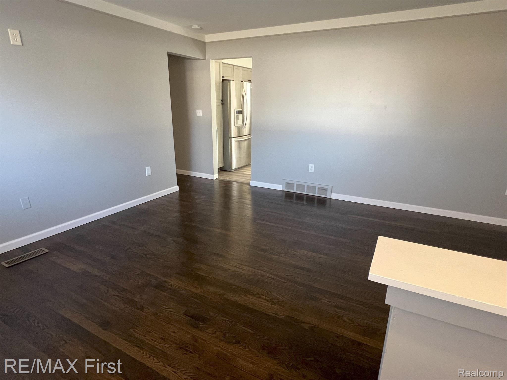 26070 Shell Court Warren, MI 48091 - Photo 3 of 20 Gallery Image 3