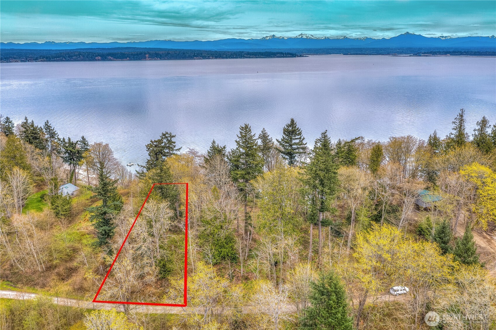 29 K Beach Way Everett, WA 98206 - Photo 2 of 32 a view of a yard