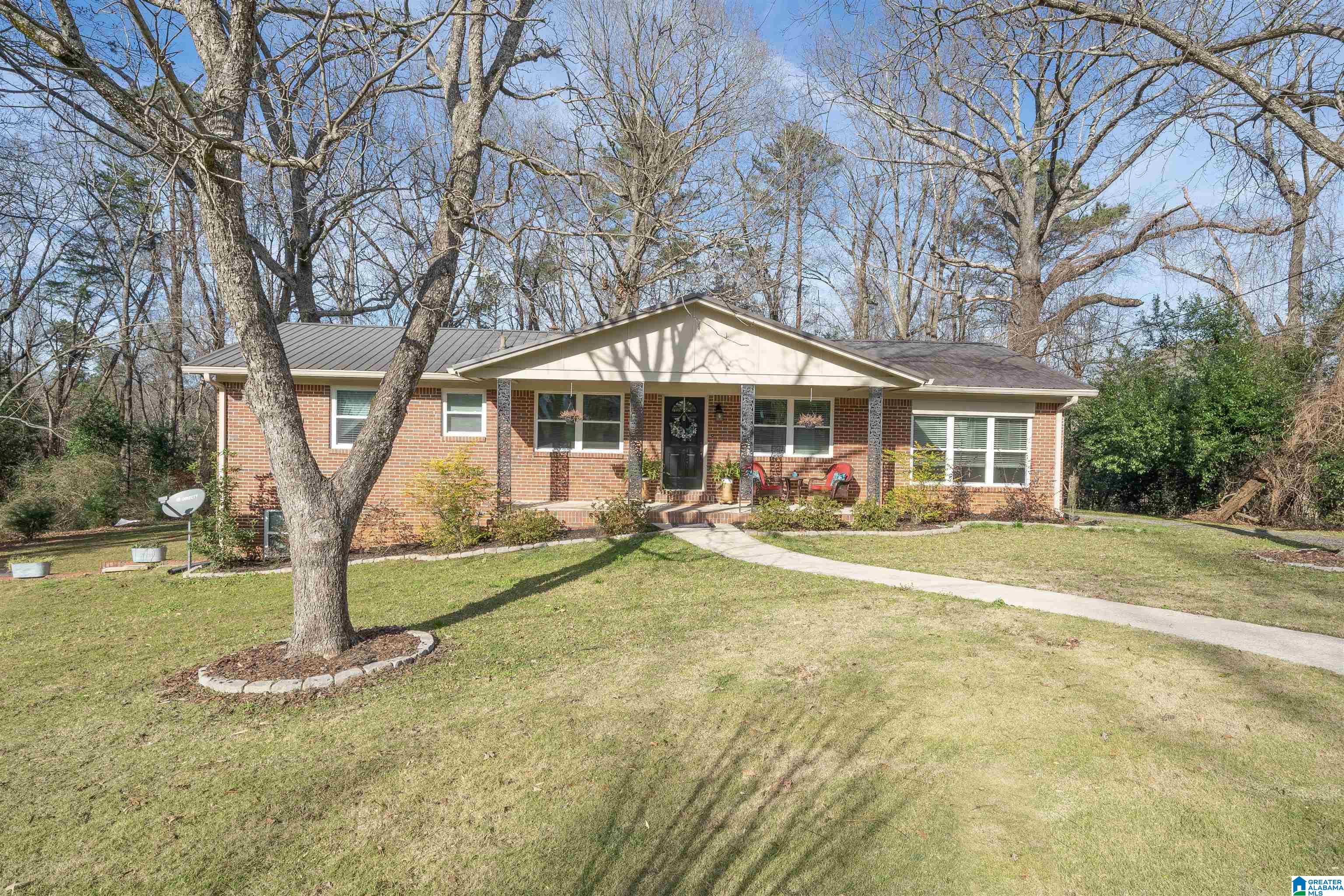 324 Hunter Road Gardendale, AL 35071 - Photo 2 of 37
