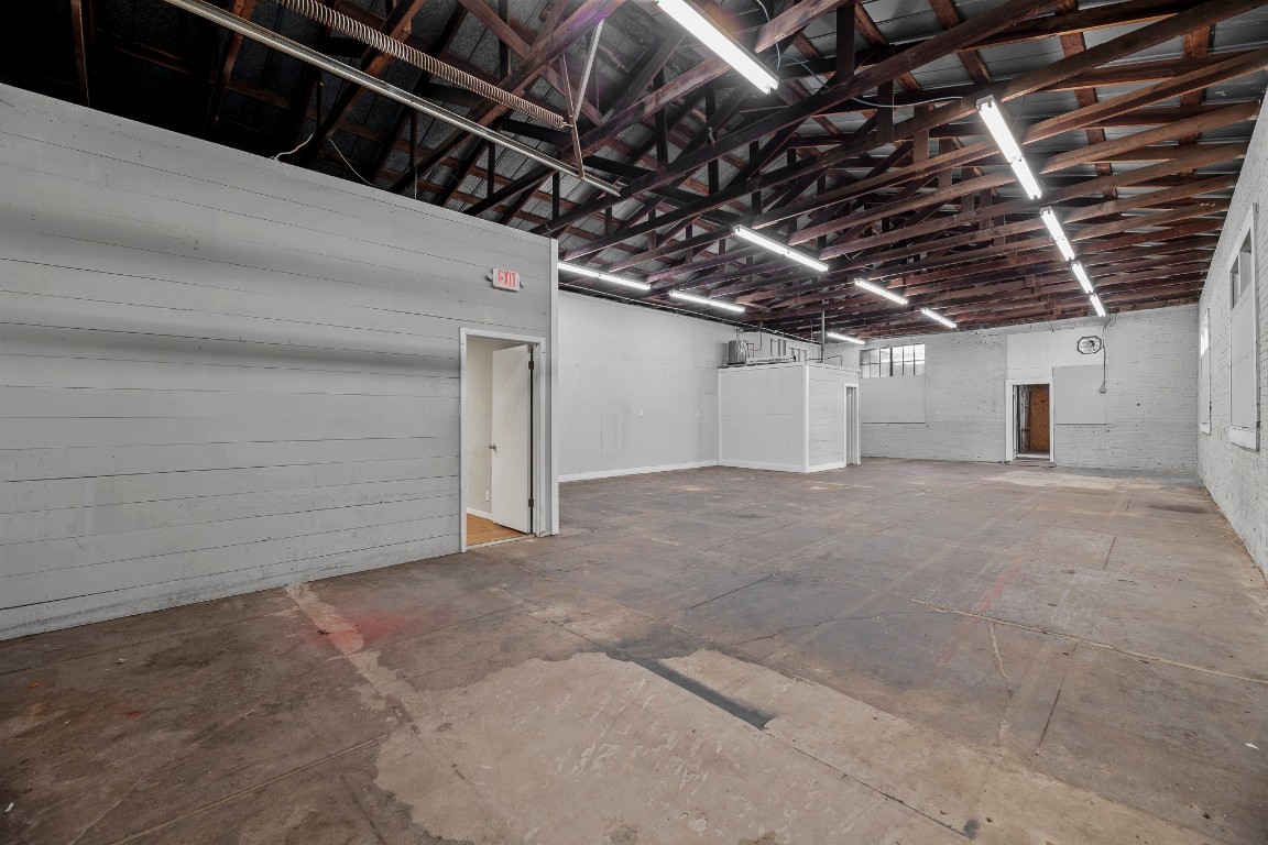 321 East Fannin Street Luling, TX 78648 - Photo 13 of 29 a view of empty room