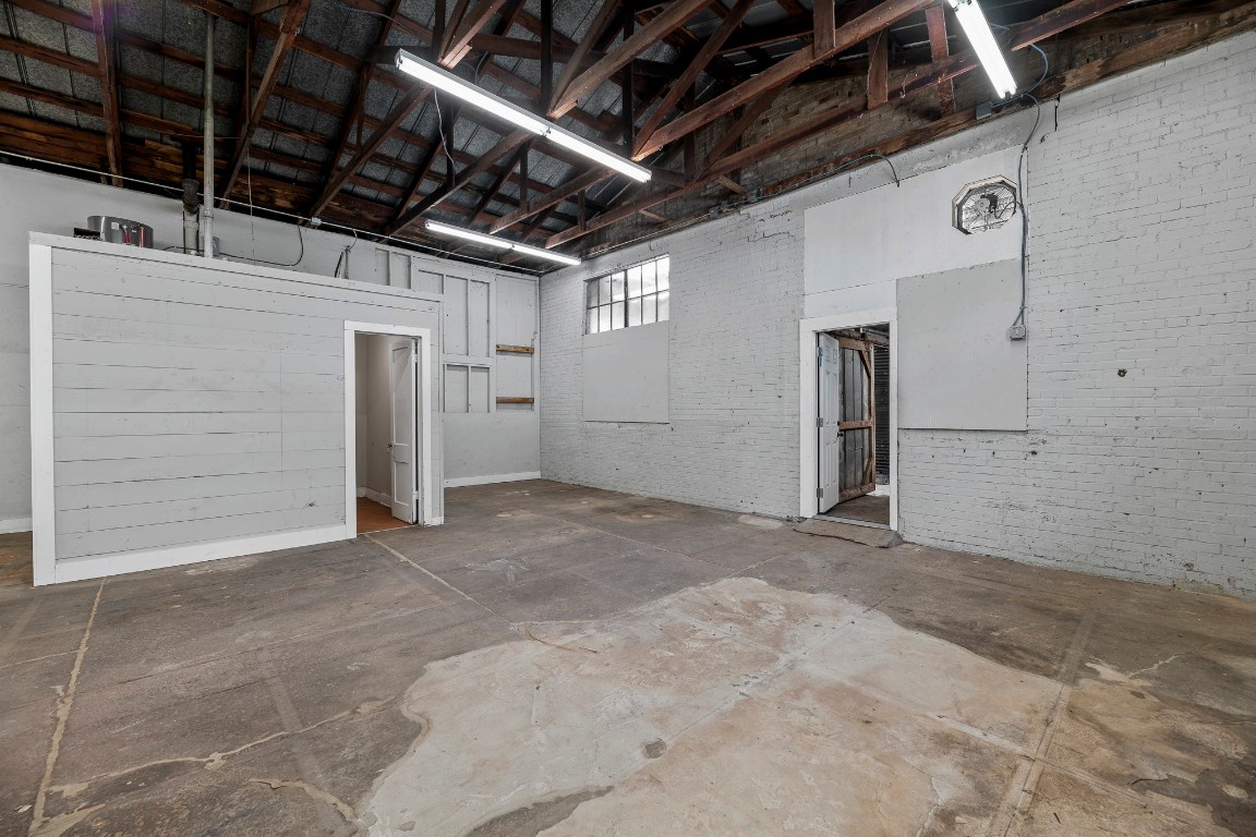 321 East Fannin Street Luling, TX 78648 - Photo 17 of 29 a view of empty room
