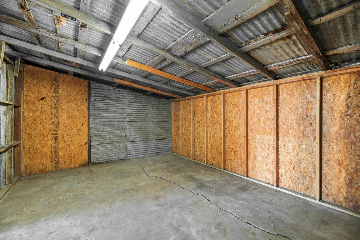 321 East Fannin Street Luling, TX 78648 - Photo 22 of 29 a view of an empty room