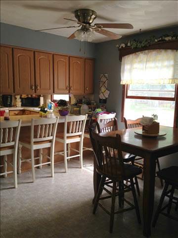8850 Douglas Road Temperance, MI 48182 - Photo 5 of 17 20396136-4.JPG