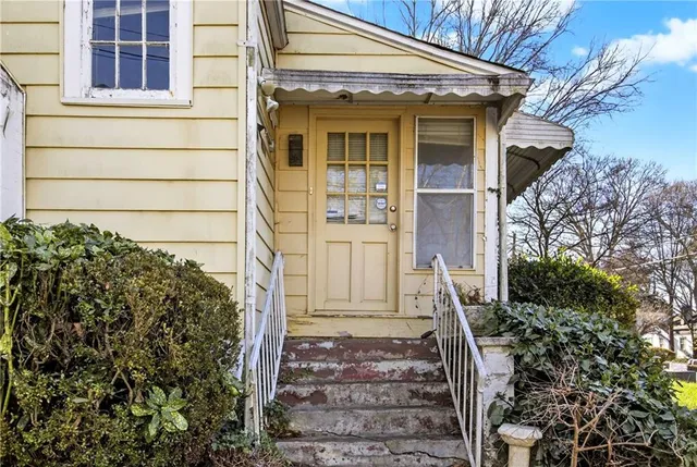 $300,000 | 134 Wyman Street Southeast, Atlanta, GA 30317