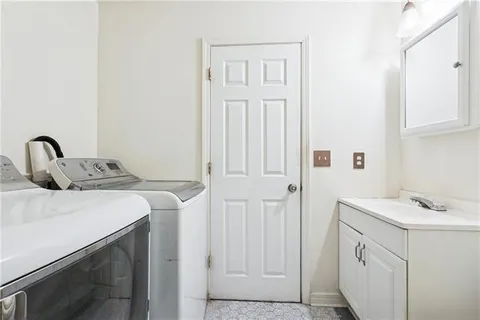 $160,000 | 4565 Camelot Drive, New Orleans, LA 70127