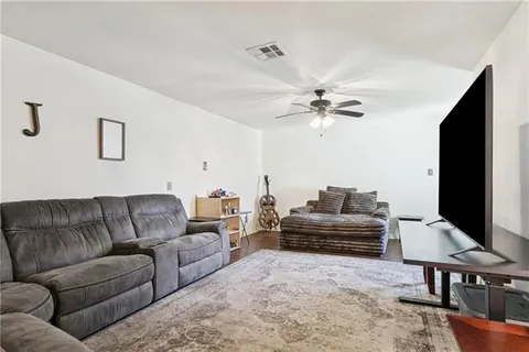 $160,000 | 4565 Camelot Drive, New Orleans, LA 70127