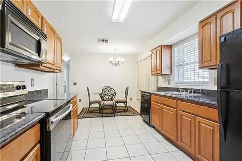 $160,000 | 4565 Camelot Drive, New Orleans, LA 70127