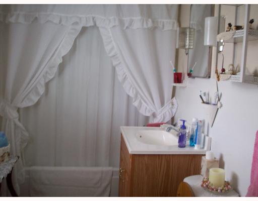 1128 Venetia Road Eighty Four, PA 15330 - Photo 7 of 8 Master Bath/Spa.
