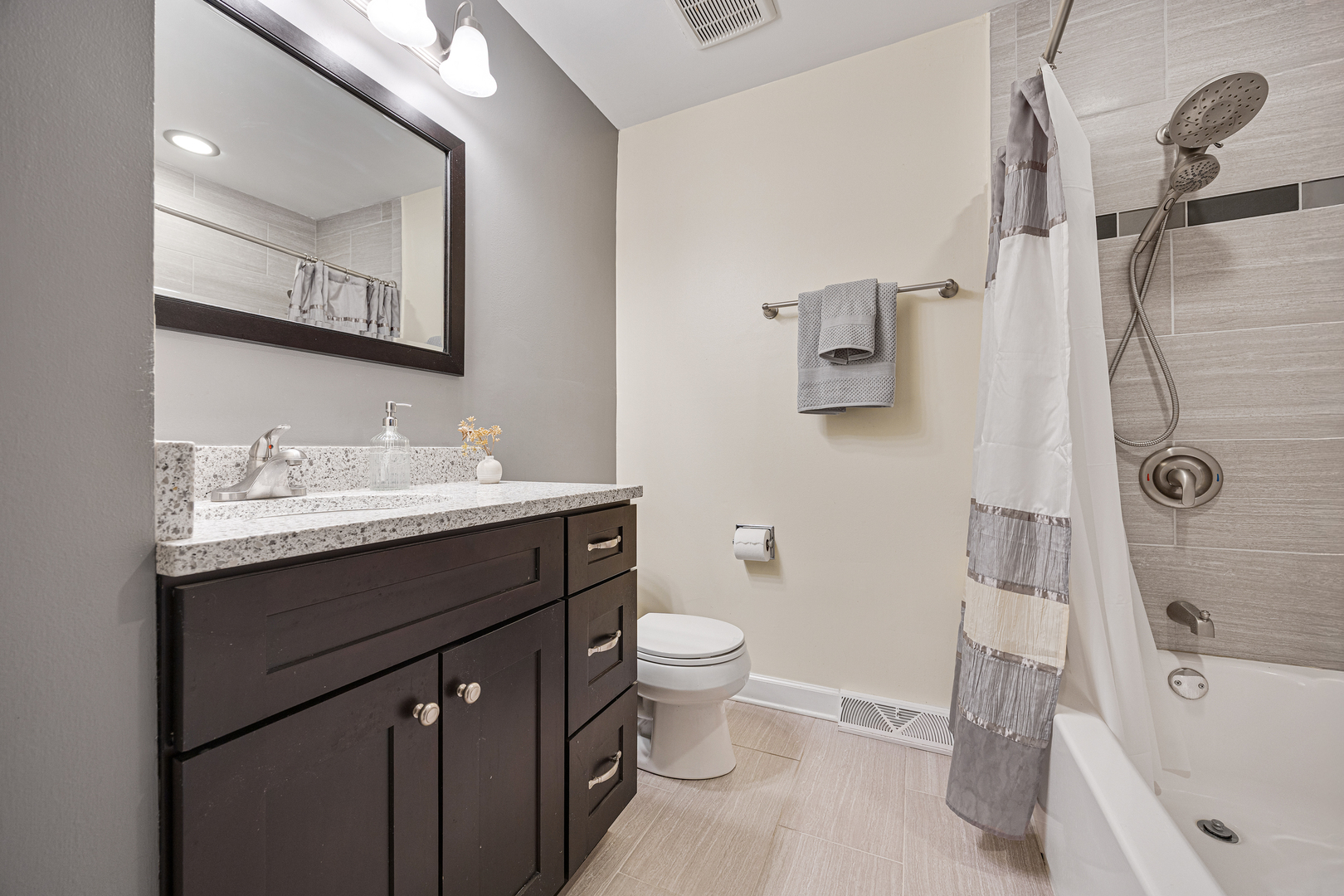 1811 Azalea Lane Mount Prospect, IL 60056 - Photo 15 of 25