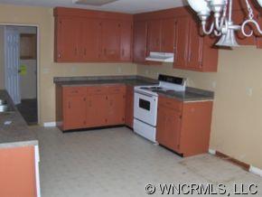 53 Nelson Road Hendersonville, NC 28791 - Photo 3 of 12 Gallery Image 3