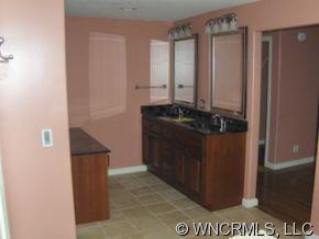 53 Nelson Road Hendersonville, NC 28791 - Photo 7 of 12 Gallery Image 7