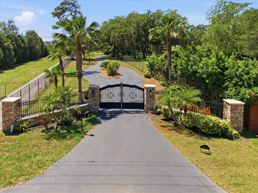 18258 Wayne Road Odessa, FL 33556 - Photo 5 of 100