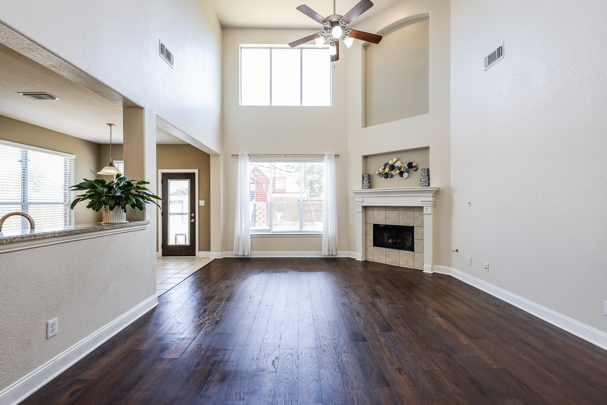 9626 Red Rugosa Drive Houston, TX 77095 - Photo 8 of 32 Gallery Image 8