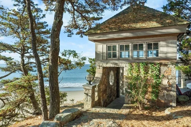a vase of flowers sitting on a table