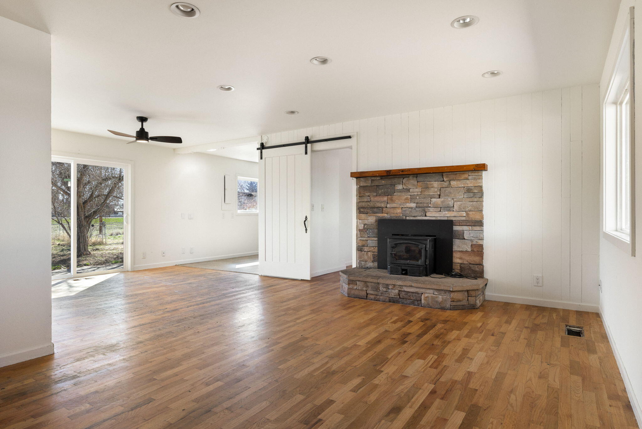 1830 Southwest 16th Street Redmond, OR 97756 - Photo 18 of 31 Dry Sky - 1830 SW 16th St (18 of 30)