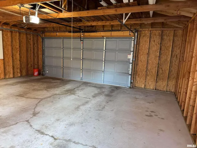 $2,500 | 1020 Brown Street, Bettendorf, IA 52722