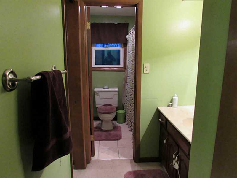 2239 Riviera Drive Anderson, IN 46012 - Photo 5 of 13 Gallery Image 5