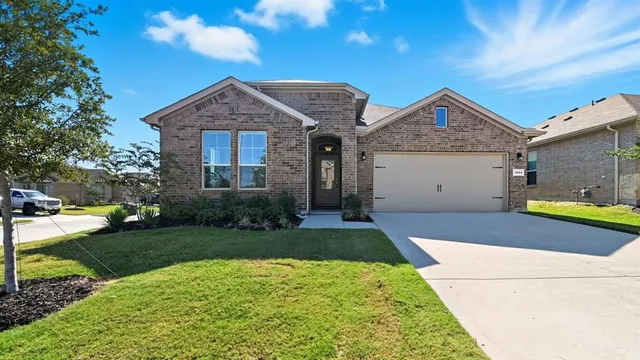 $328,855 | 1905 Jackson Street, Cleburne, TX 76033