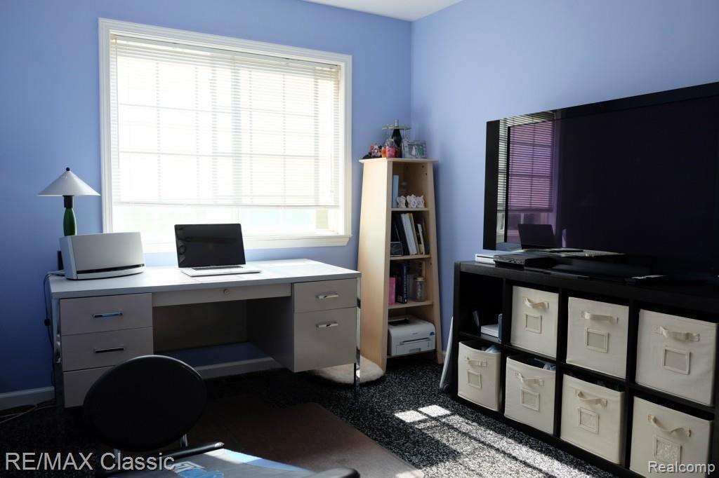 4124 Cass Elizabeth Road Waterford, MI 48328 - Photo 19 of 28 Bedroom 3