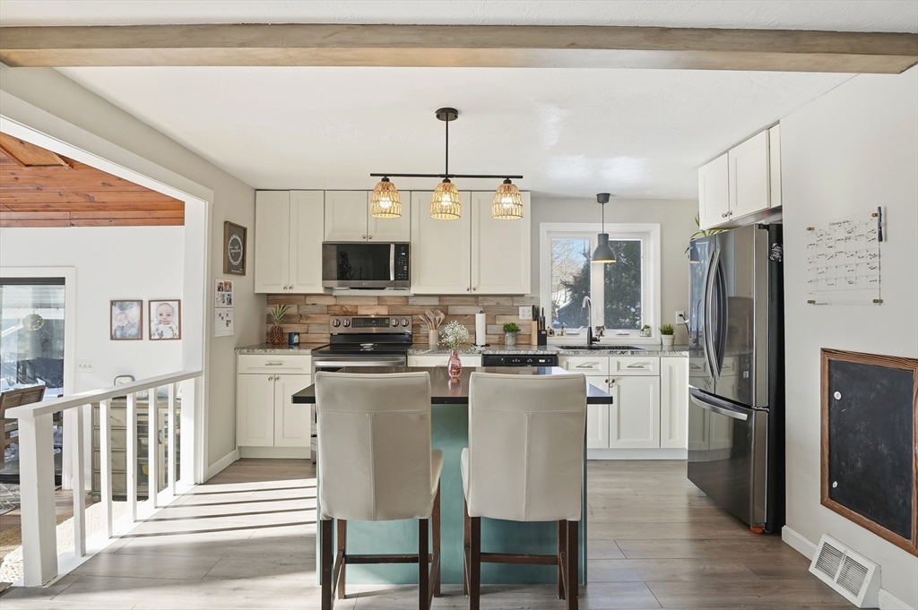 104 Appleton Road Auburn, MA 01501 - Photo 11 of 41