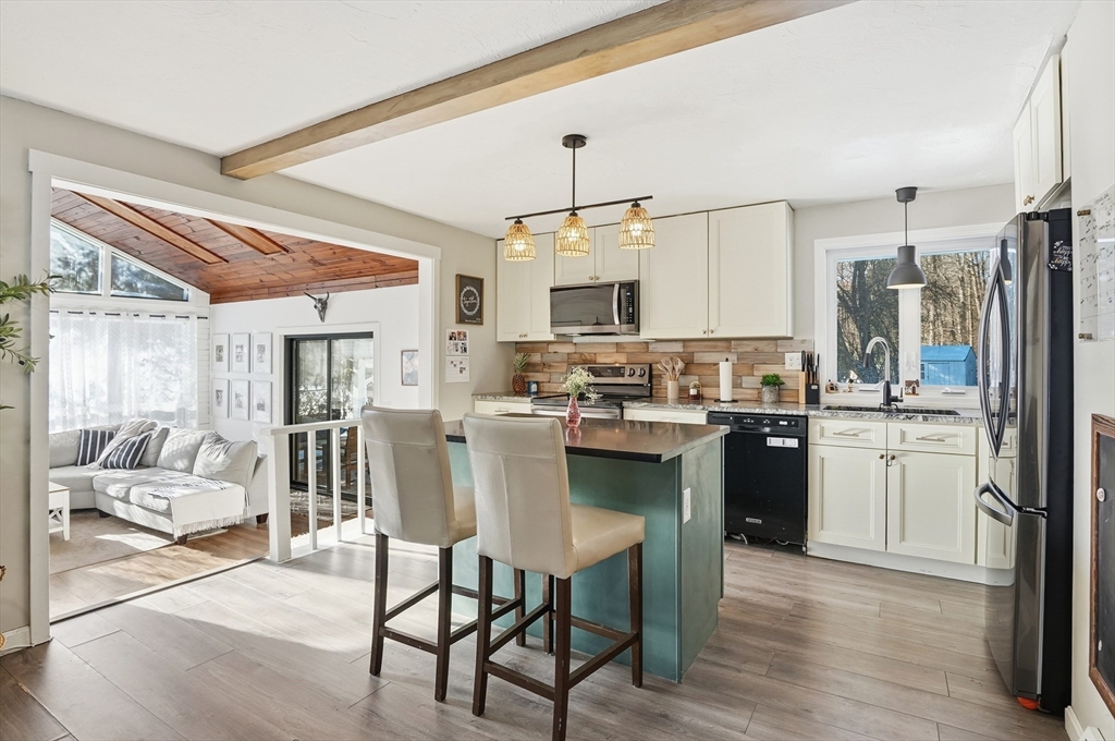 104 Appleton Road Auburn, MA 01501 - Photo 12 of 41