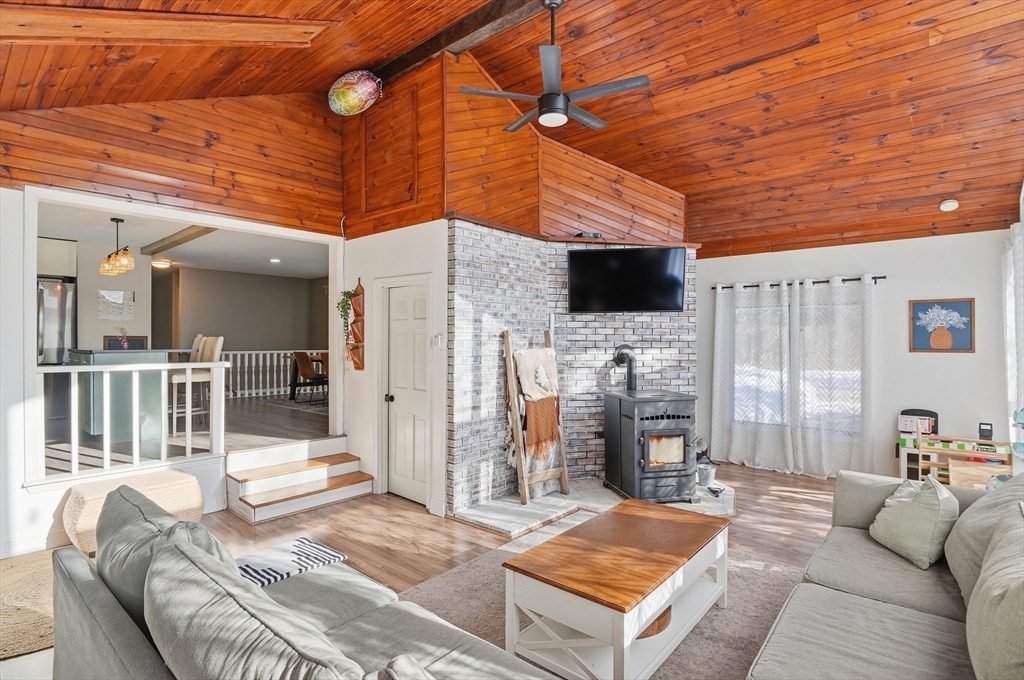 104 Appleton Road Auburn, MA 01501 - Photo 4 of 41