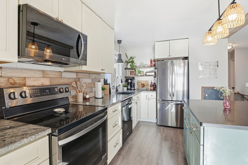 104 Appleton Road Auburn, MA 01501 - Photo 9 of 41