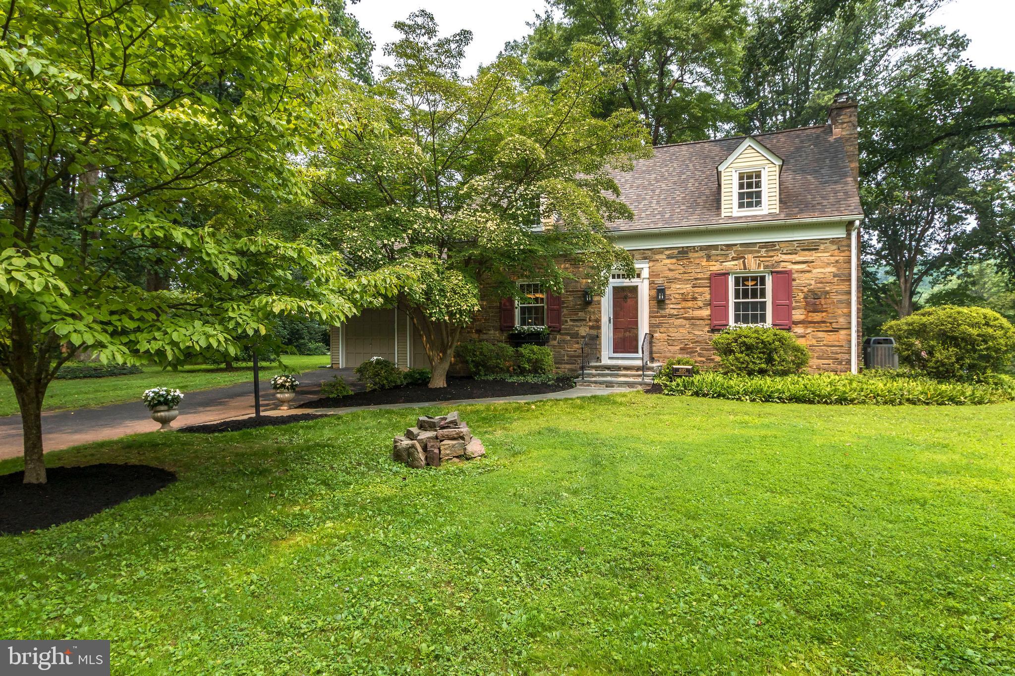 6183 Yorkshire Road New Hope, PA 18938 - Photo 4 of 39
