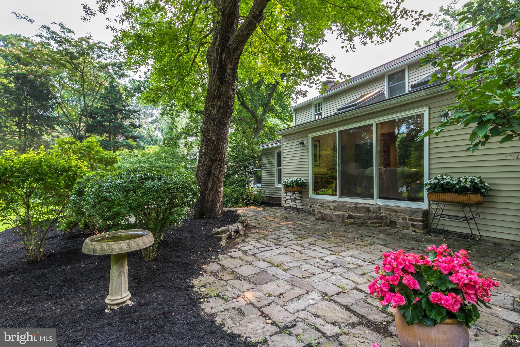 6183 Yorkshire Road New Hope, PA 18938 - Photo 5 of 39