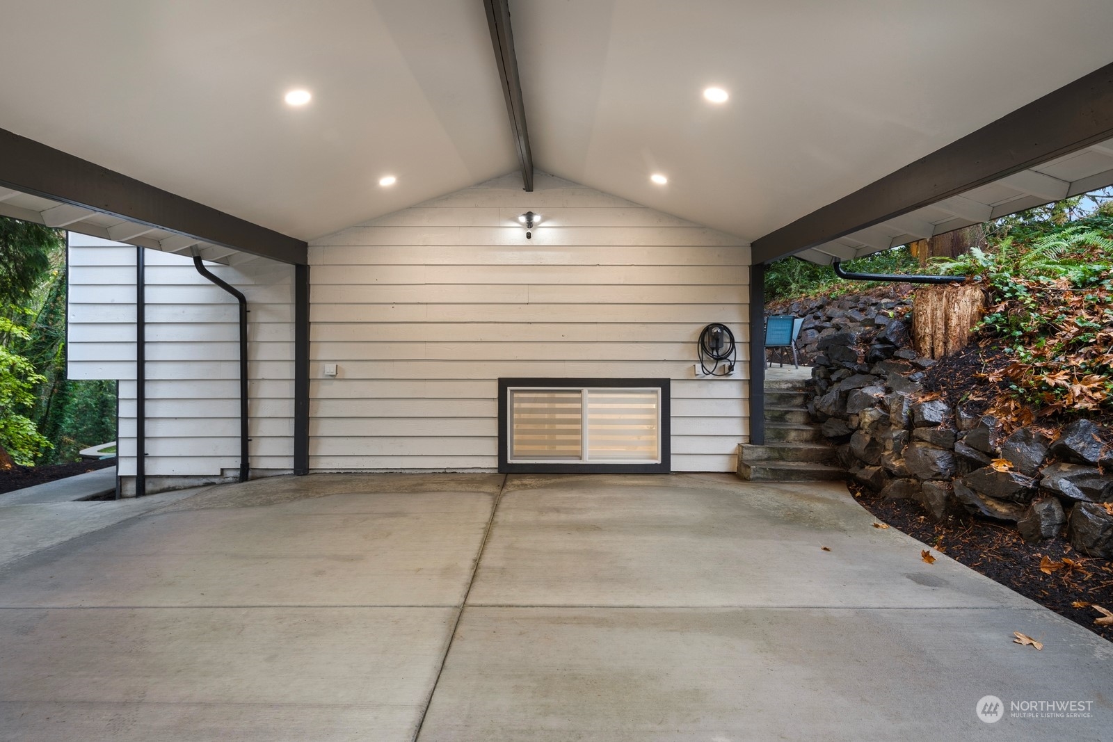 233 Poppy Road Bothell, WA 98012 - Photo 35 of 36 a view of a porch