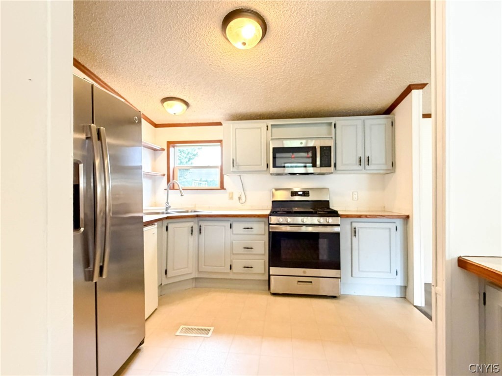 2503 Eckel Road Vienna, NY 13308 - Photo 10 of 49 Gallery Image 10