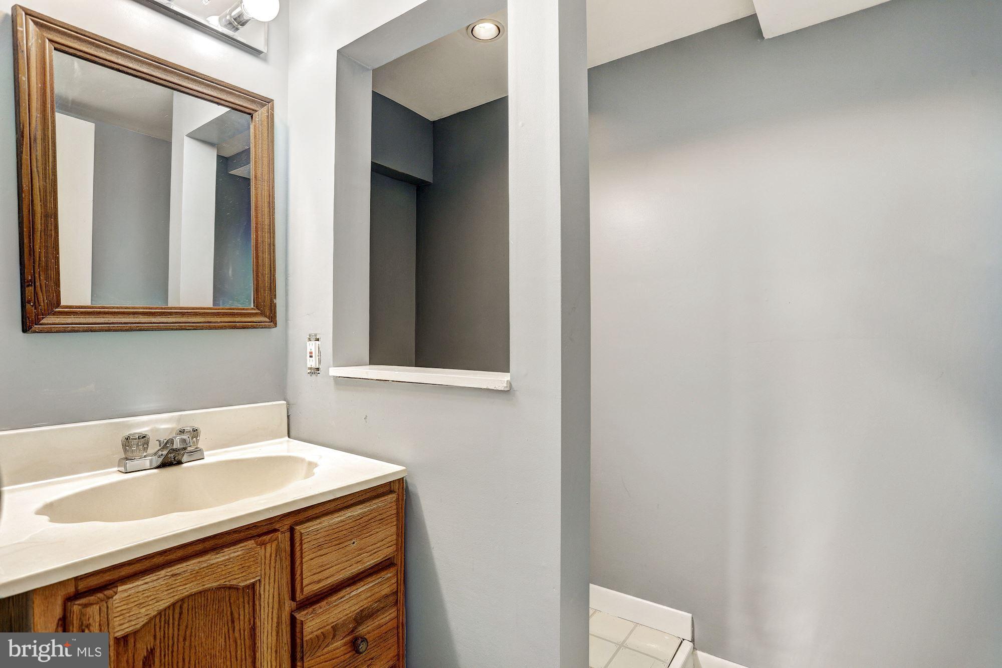 3638 Ligon Road Ellicott City, MD 21042 - Photo 25 of 34 Powder Room
