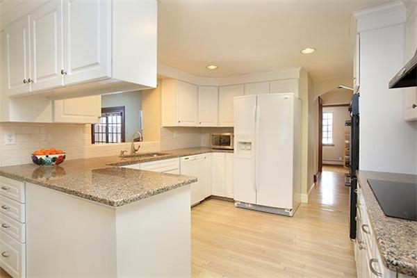 24 Fellsmere Road Newton, MA 02459 - Photo 4 of 10