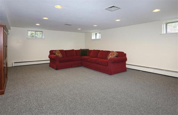 24 Fellsmere Road Newton, MA 02459 - Photo 6 of 10