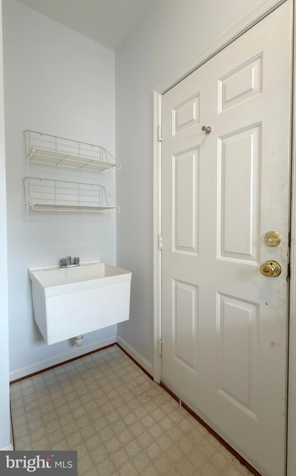 12719 Hitchcock Court Reston, VA 20191 - Photo 22 of 55 a view of bathroom