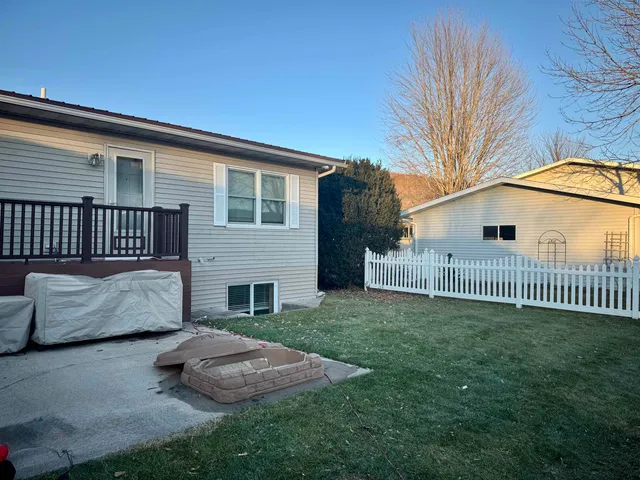 $260,900 | 1700 East Fowler Street, Prairie du Chien, WI 53821